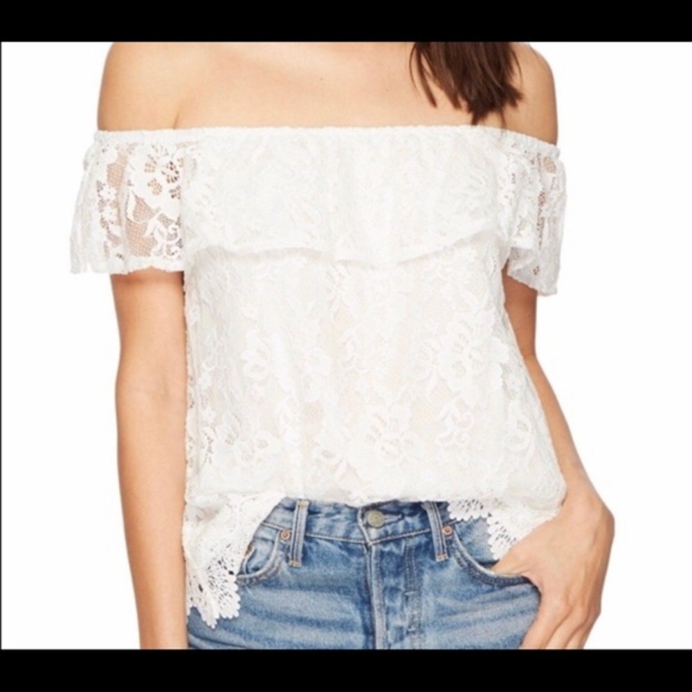 BB Dakota white off shoulder lace top ( M)